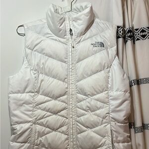 Women’s north face puffer SMALL